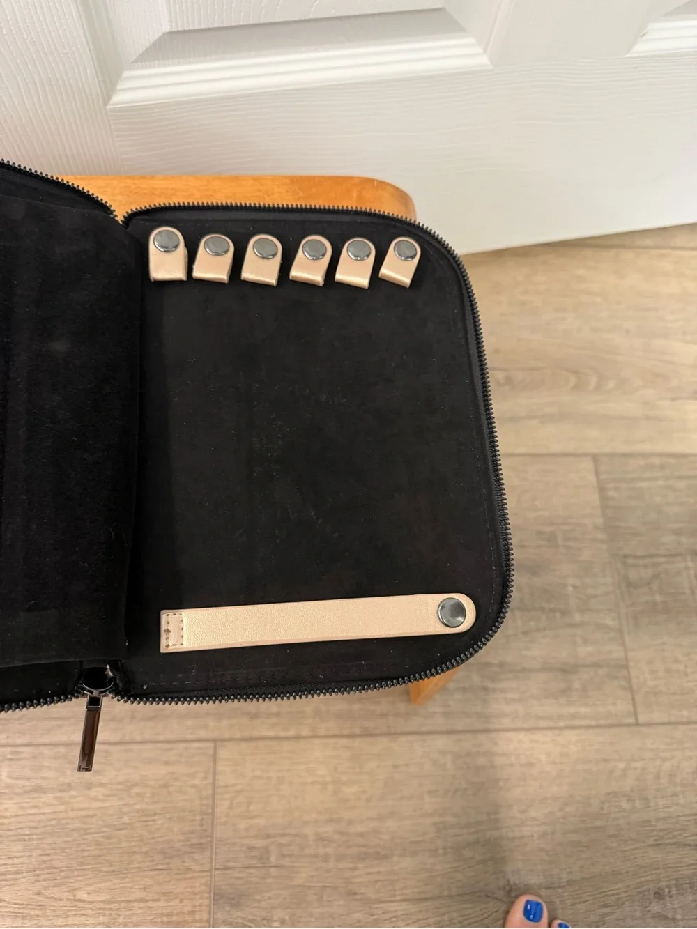 Halston Heritage compact zip